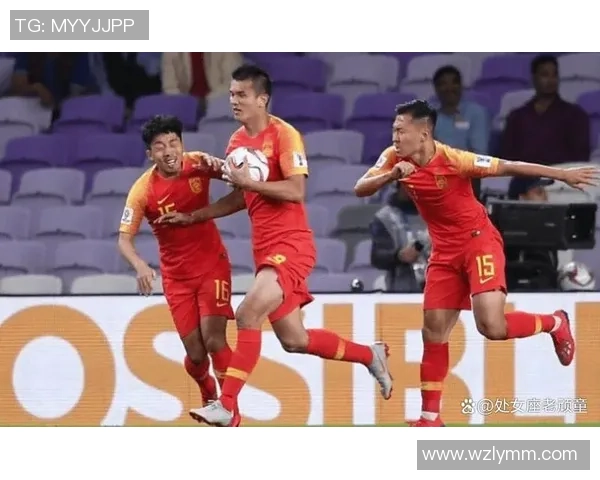 中国足球明星开法拉利引热议 展现豪华生活与球场风采